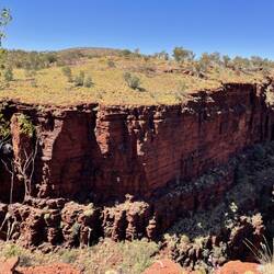 More impressive gorge cliffs