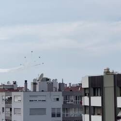 Turkish Stars performing the sunburst stunt — İzmir, Turkey.