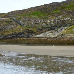 In diesem Bild sind zwei russische Grenzpfosten "versteckt".