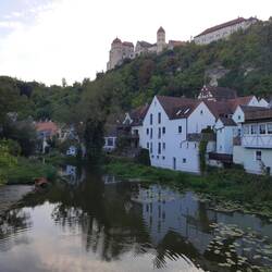 Am Fluss Wörnitz gelegen