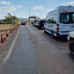 Grenzkontrolle, eine Stunde....