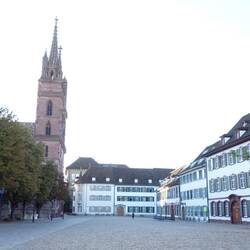 Münsterplatz mit Basler Münster (leider verschlossen)
