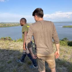 Mit Quraish auf seinem Grundstück im Queen Elizabeth Nationalpark
