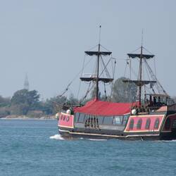 das Piratenschiff bei Treporti fährt immer noch..