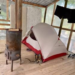 Heute zelte ich draussen und doch irgendwie drinnen... 😜