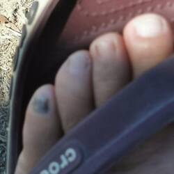 Möbelkantensuchgerät mit optischer Anzeige ..