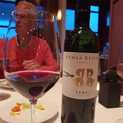 Rotwein von Peleponrs