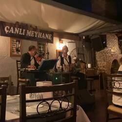 während dem Abendessen