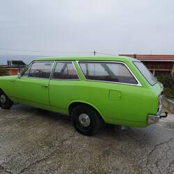 1700er Rekord und der hat so viel Platz im lnnenraum, da ist nicht alles mit Plastik verkleidet