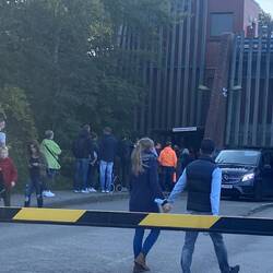 Wenn sich die Leute beim Parkautomaten anstellen.