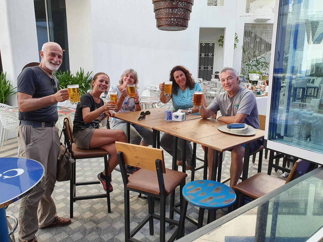Retour de journée, après la plage, l'aquarium et le souk