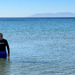 Mui decides to brave the cold sea from Sarımsaklı Beach — Ayvalık, Balıkesir.