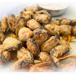 Deep fried mussels ... a local delicacy — Güzelbahçe, İzmir.