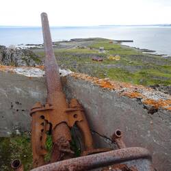 ... direkt oberhalb Fischerdorfes