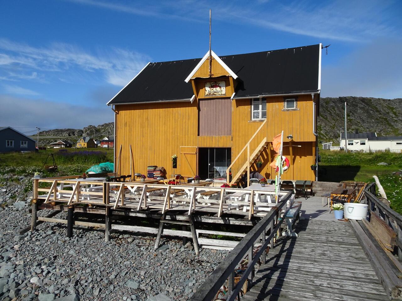Am Kai gemütlich in der Sonne sitzen