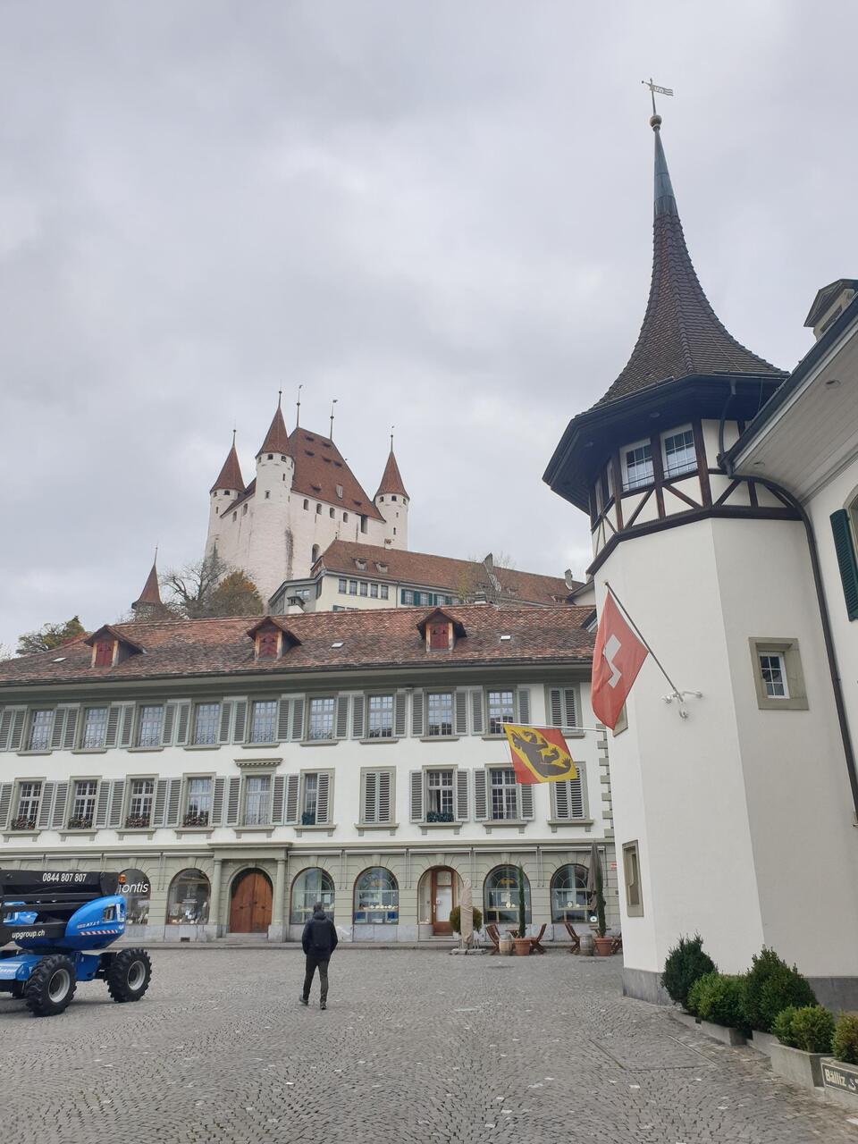 Schloss Thun vom Rathausplatz