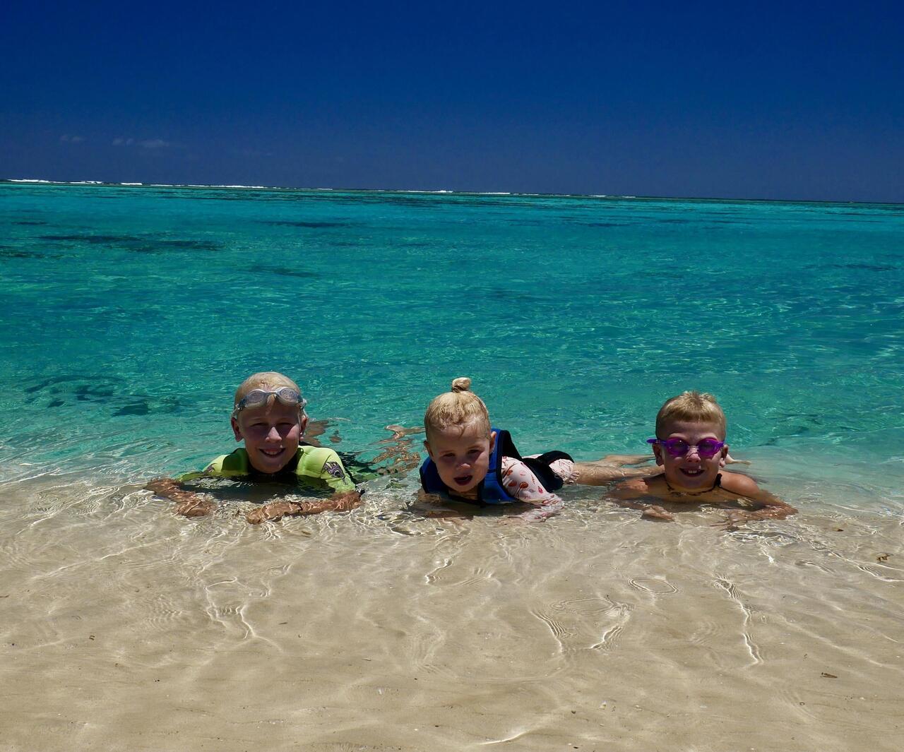 Look at that water 😍, oh and the kids 😂