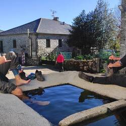 Bains de pieds, extrêmement froid et bienfaiteur