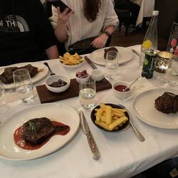 1,2 kg Fleisch zu viert 🥩