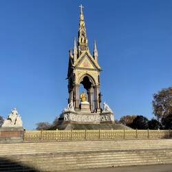 Albert Memorial - what a beautiful day!