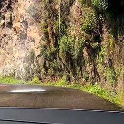Der Wasserfall "Cascata dos Anjos" bei Ponta do Sol... einmal kostenlose Autowäsche 😁