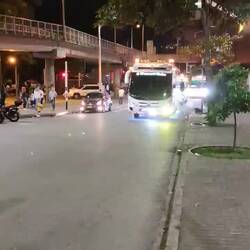 Ich hasse Busse, als der eine gehupt hat, habe ich fast einen Herzinfarkt bekommen 😅