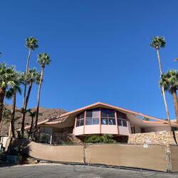 Elvis' Honeymoon Hideaway