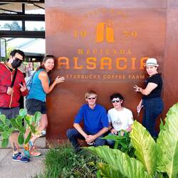 Zur Besuch bei der Starbucks Coffe Farm