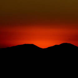The sun hidden behind the Taurus Mountains — Mount Nemrut ... Adıyaman, Turkey.