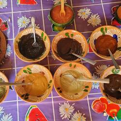 7 verschiedene Moles und 2 Salsas