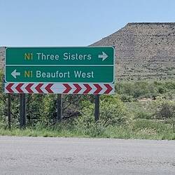 Back on the Main Road again for some kilometers till Beaufort West.