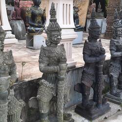 Eine Gruppe von Yakshas, auf Thai Yaks genannt