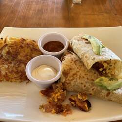 The food is sooo good here ans so inexpensive
