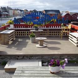 Vor über 50 Jahren Treffpunkt vor laufenden Fernsehen im Schaufenster, heute gezielter Kommukationsplatz