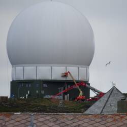 Heute wird die Außenhaut dieser Kugel geputzt - ganz schön viel Aufwand.