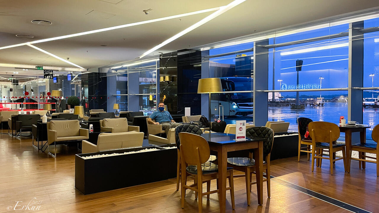 Welcome to the Turkish Airlines Lounge @ ADB — İzmir, Turkey.