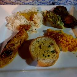 Eine kleine Auswahl der am Buffet angebotenen Speisen