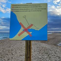 Aktuell mündet der Fluss nicht in das Meer und man kann am Strand entlang nach Empuriabrava laufen.