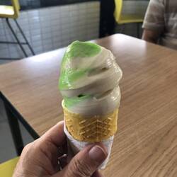 Limon and vanilla cone. Yum.