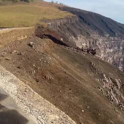 Sehr aktiver Vulkan, letzter Ausbruch 2010