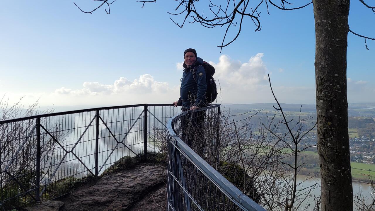 Siegfriedsfelsen unterhalb des Drachenfels