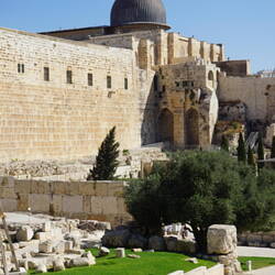 The south wall of Temple Mount and the El-Aqsa Mosque (11th century) center top.