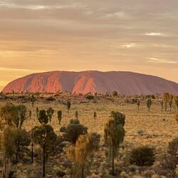 Sunrise over Uluṟu
