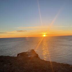 Punta Pirámide: De einzig Ort in Argentinie wo d'Sonne öberem Meer untergoht.