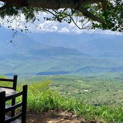 Déjeuner au bord du canyon