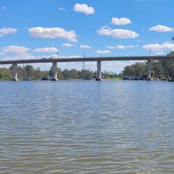 The Mildura / Buronga bridge. No lift span required!