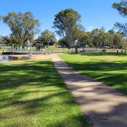 Apparently the area around Mildura was an inhospitable dustbowl prior to white settlement. Amazing what abunda