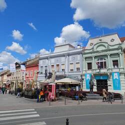 Farbige Altstadt und allgegenwärtige Popcorn Stände 🍿