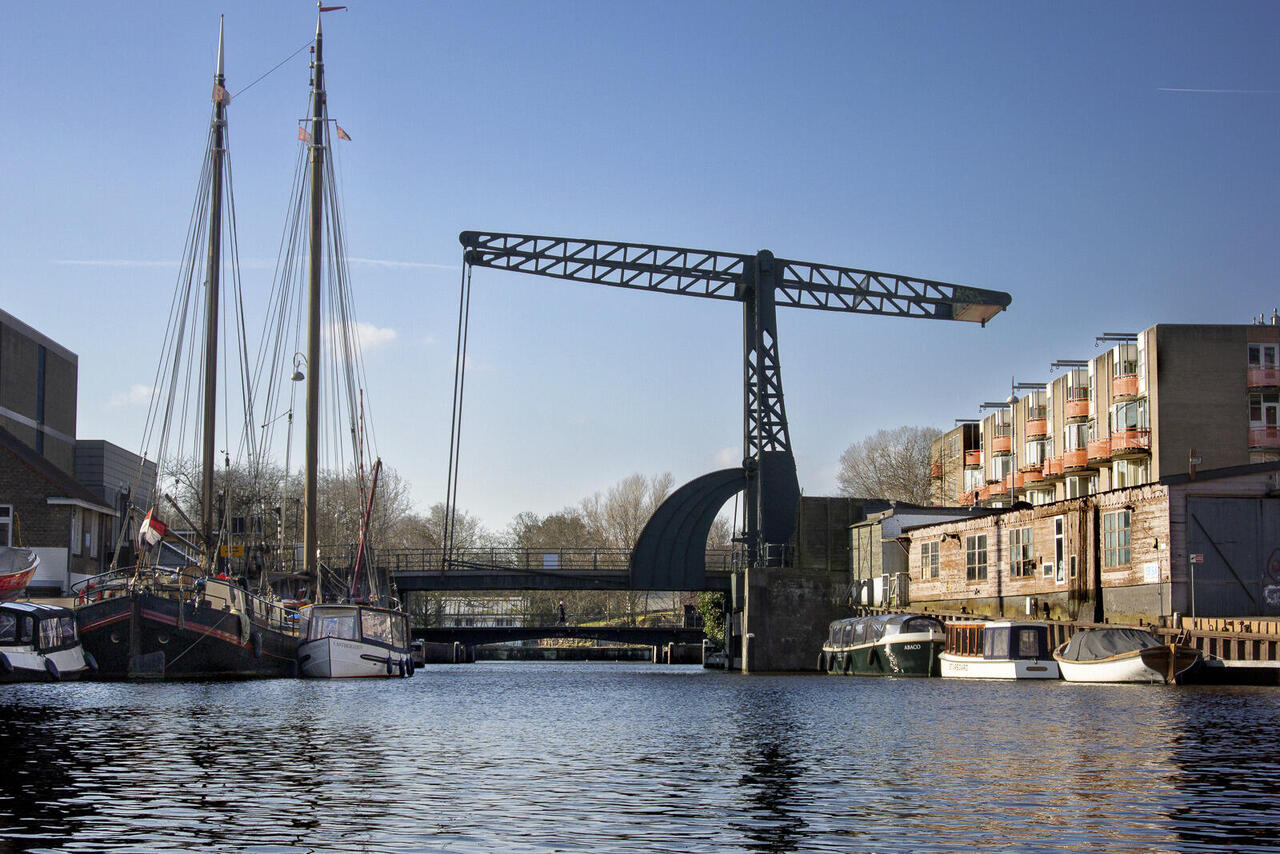 Entrepotdoksluis, brug 80 in de Hoogte Kadijk, Amsterdam
