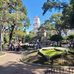 Plaza 25 de Mayo (Hauptplatz)
